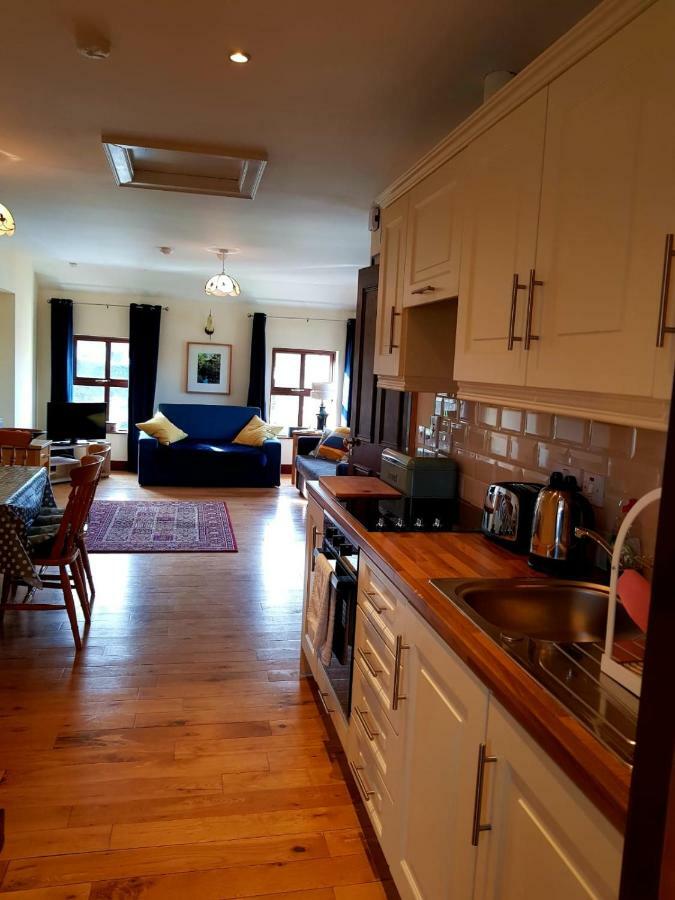 Nanny Quinn'S Apartment Killucan Dış mekan fotoğraf